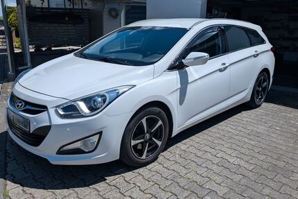 Hyundai i40 137.000 km 5.500 &euro; Ulm-Gögglingen 89079