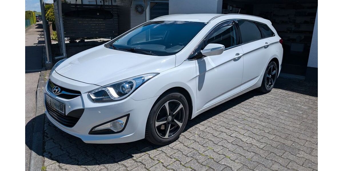 Hyundai i40 137.000 km 5.500 &euro; Ulm-Gögglingen 89079