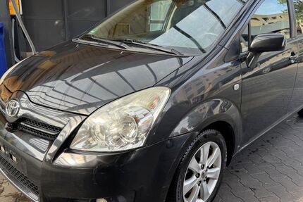 Toyota Corolla Verso 189.000 km 3.999 € Berlin 13055