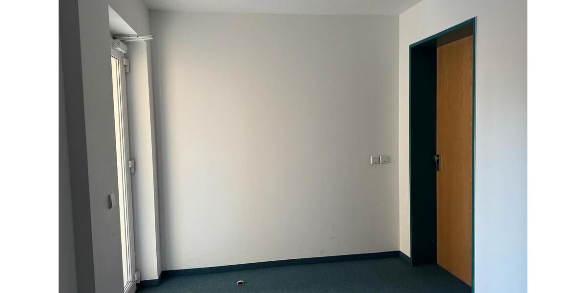 Etagenwohnung Limbach-Oberfrohna Oberfrohna - 3 Zimmer, 80 m&sup2;, 94.000&euro; | Angebot:26402719