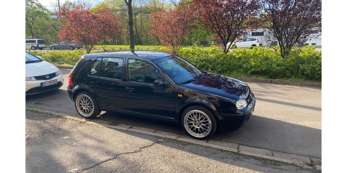 VW Golf 123.300 km 5.950 &euro; Erfurt 99096
