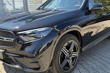 Mercedes-Benz GLC 300 7.500 km 67.900 &euro; München 81379