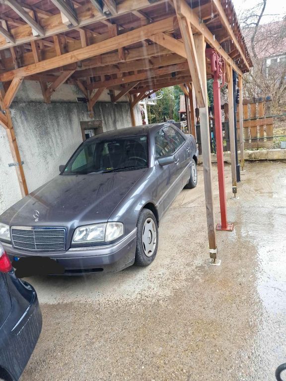 Mercedes-Benz C 180 94.000 km 6.500 € Deilingen 78586