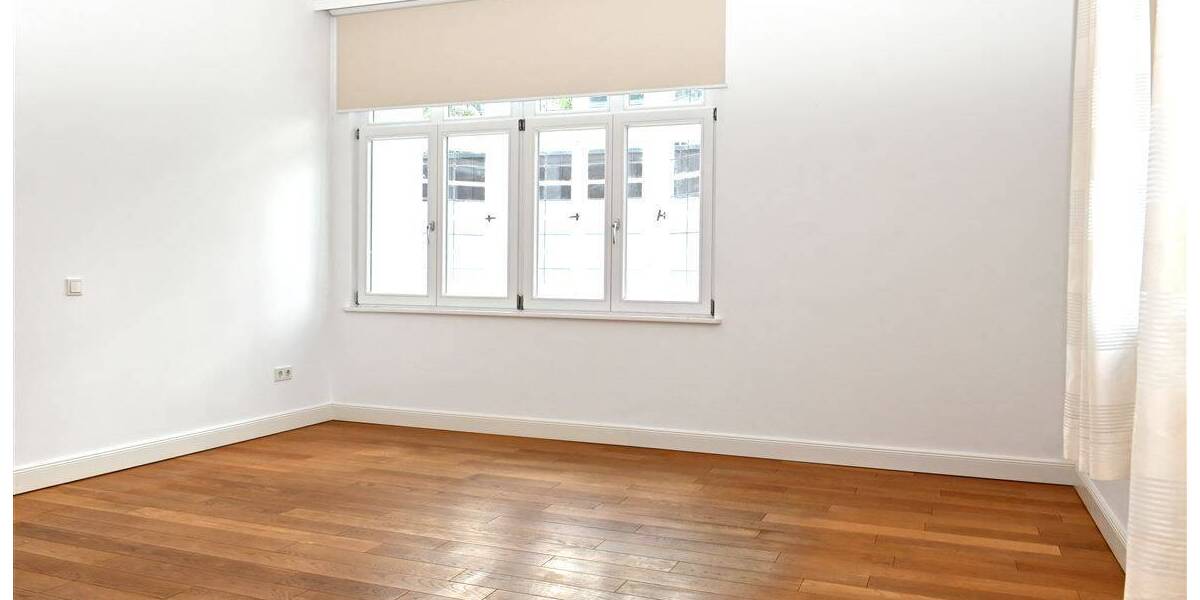 Etagenwohnung Stralsund Kniepervorstadt - 3 Zimmer, 156 m&sup2;, 1.720&euro; | Angebot:26902405