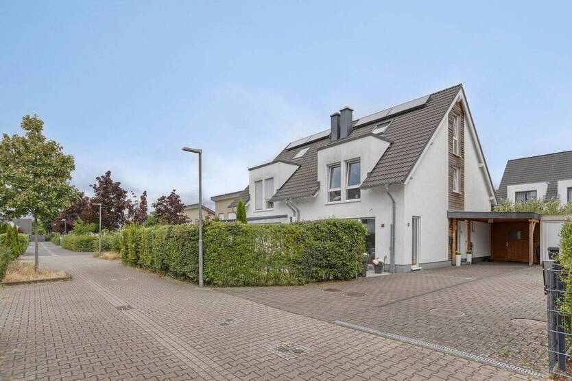 Modernes Wohnen - junge Doppelhaushälfte in familienfreundlicher Lage von Langenfeld-Reusrath
