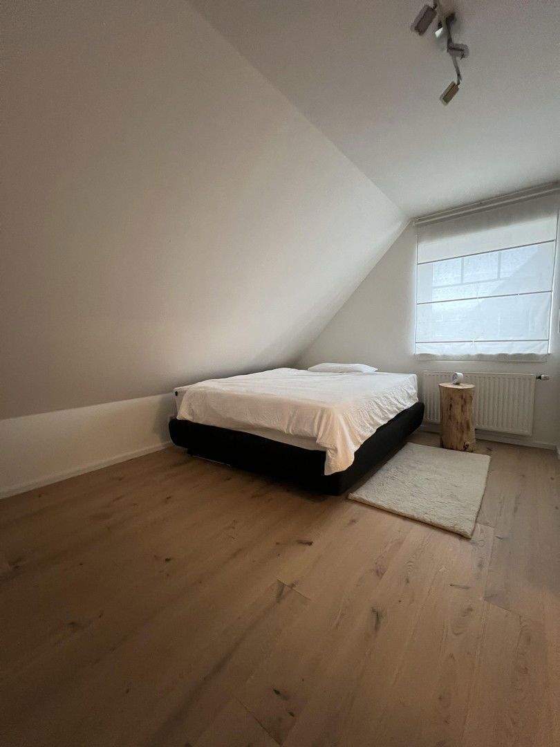 Luxuriös ausgestattetes Reiheneckhaus mit grünem Rückzugsort 4 zimmer