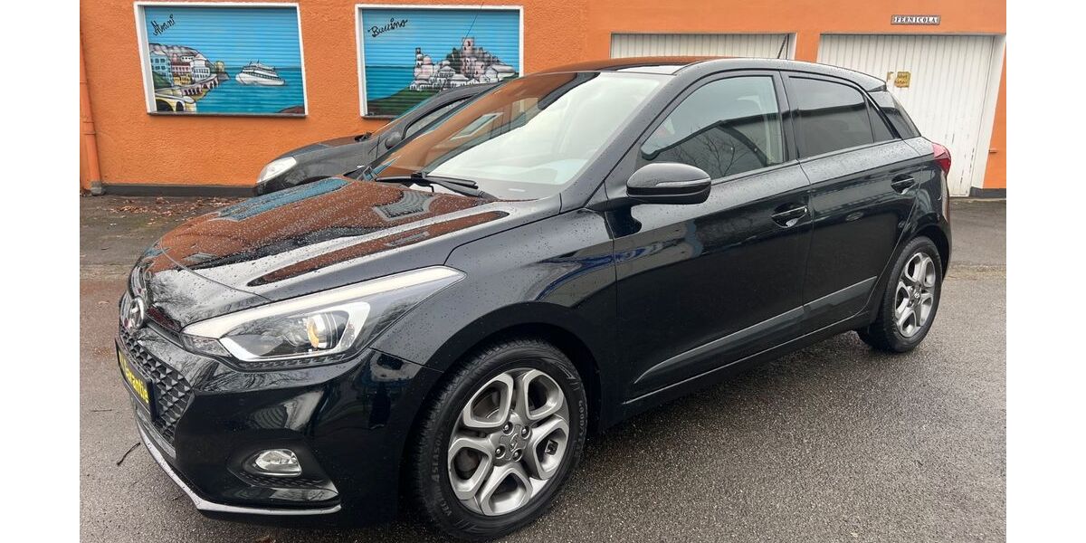 Hyundai i20 68.000 km 9.850 &euro; Essen 45357