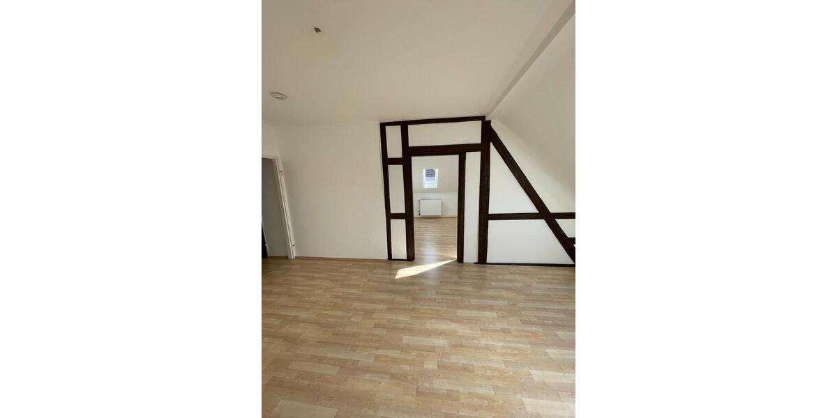 Dachgeschoßwohnung Frankfurt am Main Ost - 3 Zimmer, 60 m&sup2;, 1.240&euro; | Angebot:26656471