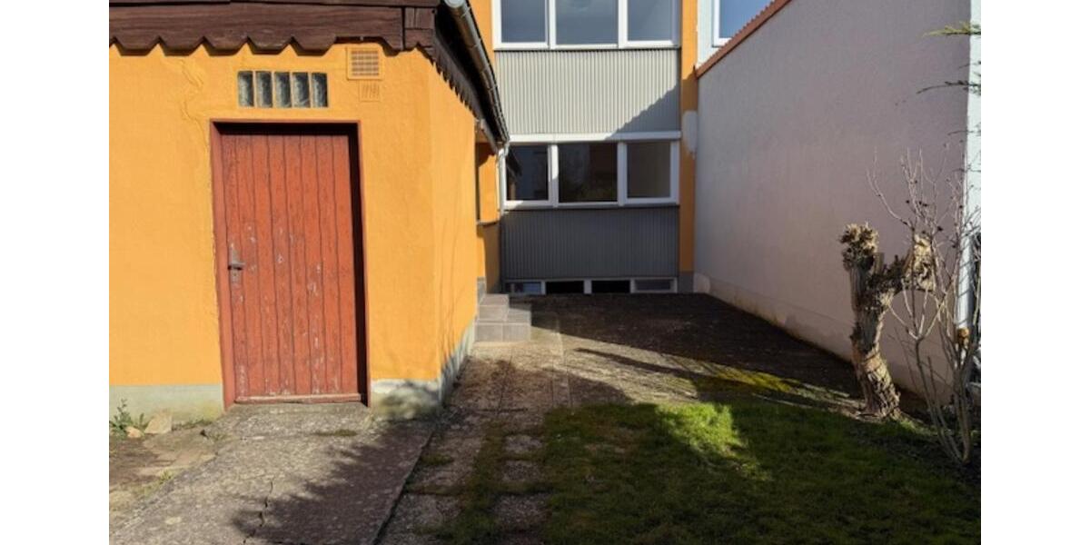 Reihenhaus Bad Windsheim - 4 Zimmer, 105 m&sup2;, 1.050&euro; | Angebot:24715188