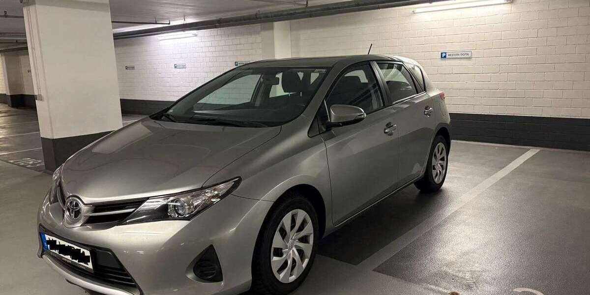 Toyota Auris 118.000 km 7.490 &euro; Aschheim 85609