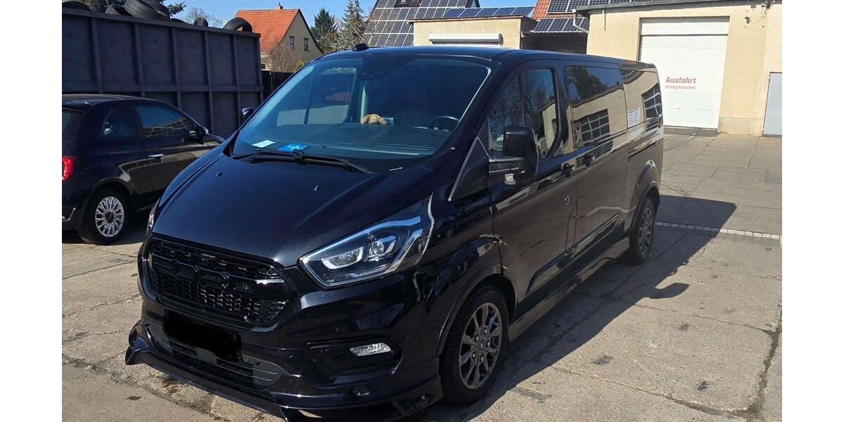 Ford Tourneo Custom 136.000 km 26.990 &euro; Lucka 04613