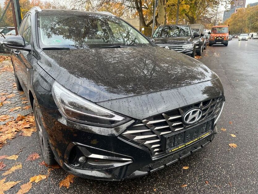 i30