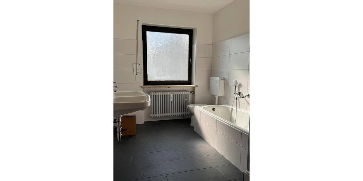 Etagenwohnung Sünching - 3 Zimmer, 80 m&sup2;, 900&euro; | Angebot:26568432