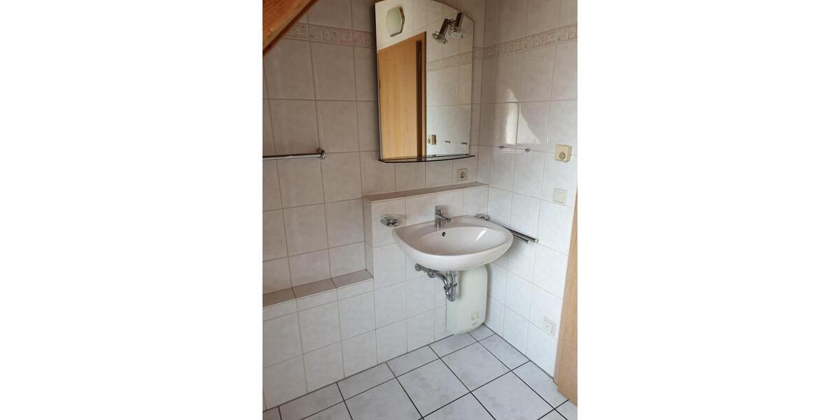 Dachgeschoßwohnung Schriesheim - 3 Zimmer, 80 m&sup2;, 730&euro; | Angebot:26099164
