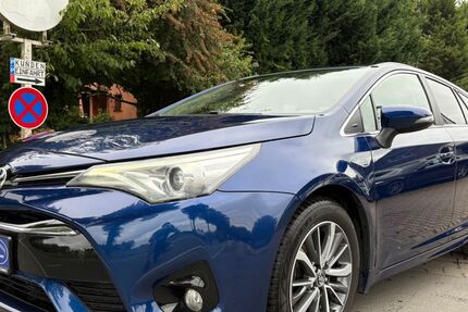 Toyota Avensis 177.800 km 9.490 € Moers 47447