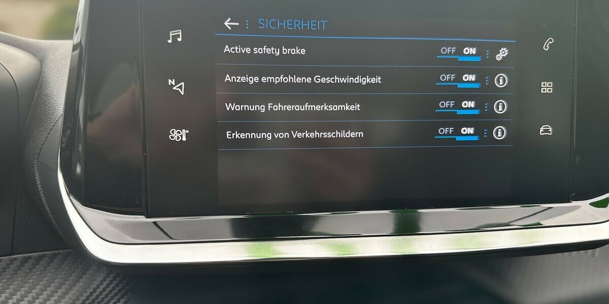 Peugeot 208 Active Pack 71.750 km 12.995 &euro; Meißen 01662