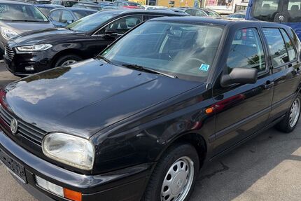 VW Golf 168.000 km 2.999 &euro; Paderborn 33100