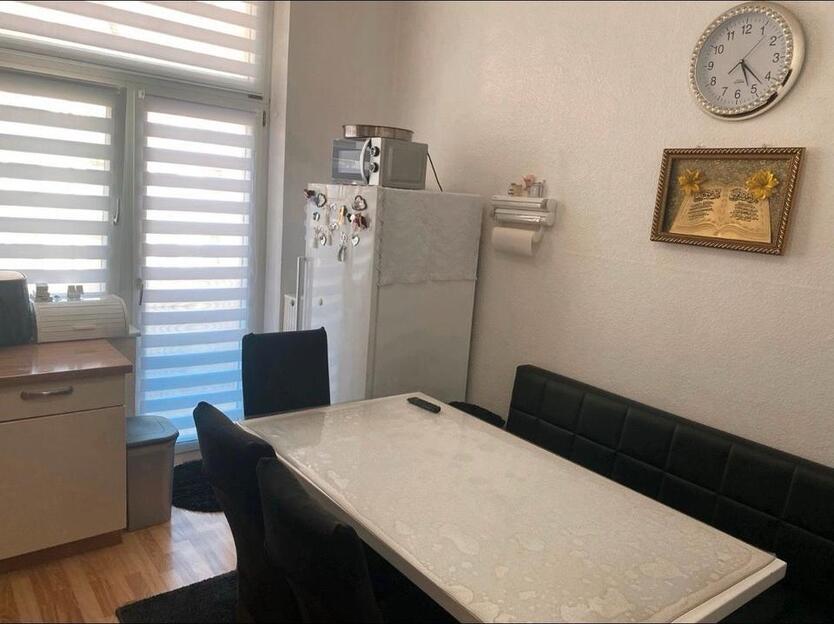 Charmante Altbauwohnung in guter Lage zimmer