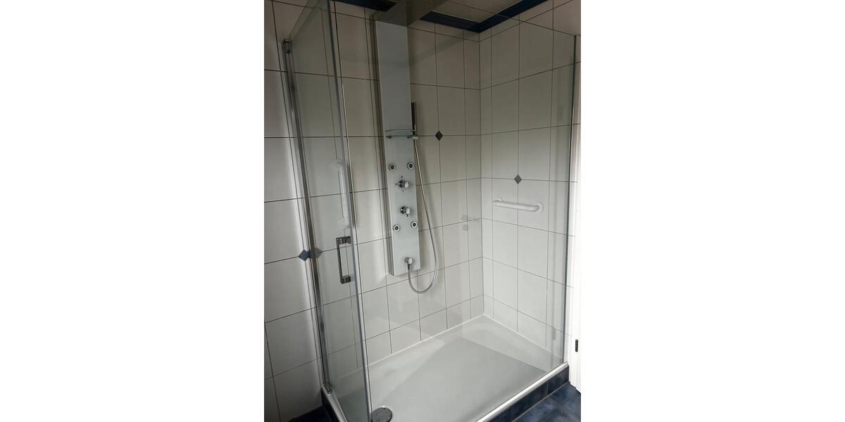 Helle 4 Zimmer Wohnung für zwei Personen oder auch als Praxis 4 zimmer