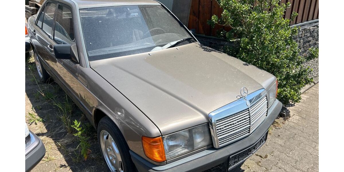 Mercedes-Benz 190 178.000 km 2.200 &euro; Schallodenbach 67701