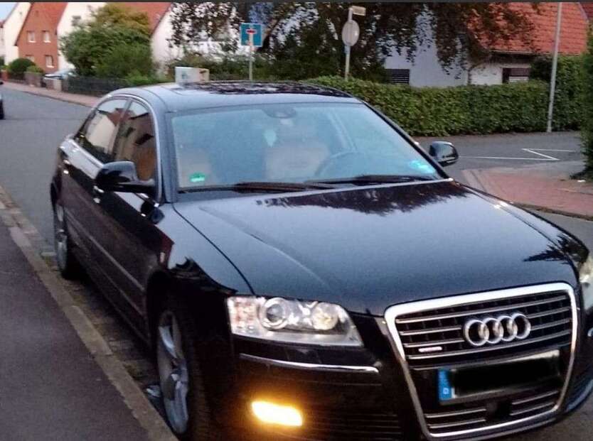 Audi A8 107.000 km 7.900 € Garbsen 30823
