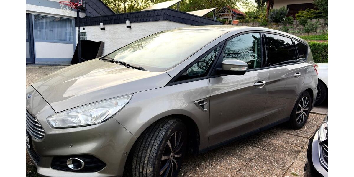 Ford S-Max 158.700 km 9.600 &euro; Breitscheid 53547