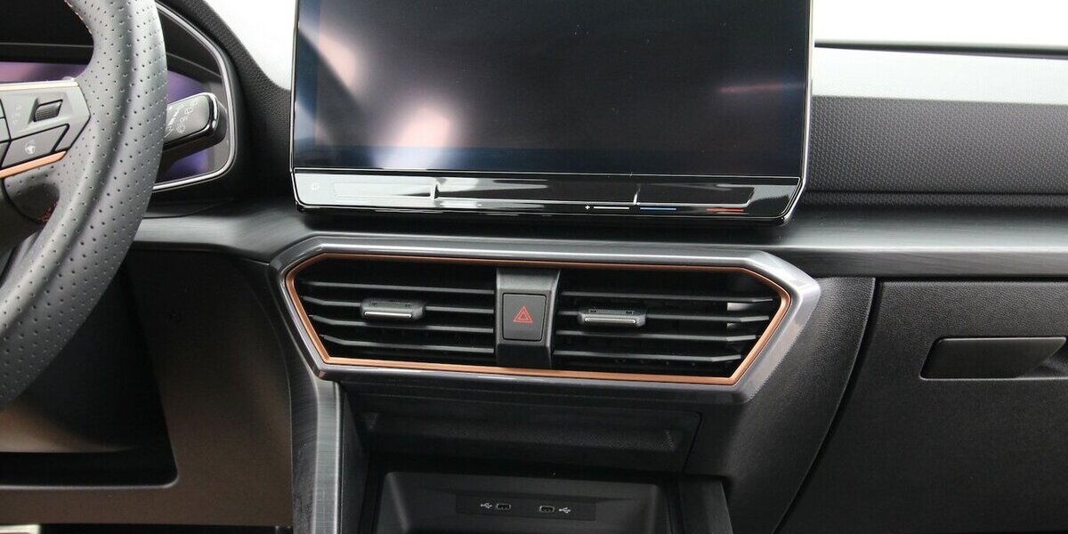 Cupra Leon Sportstourer e-HYBRID 6-DSG NAVI+LED+KAMERA 8.169 km 28.900 &euro; Hagenow 19230