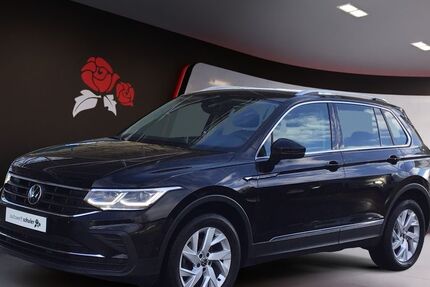 VW Tiguan 75.600 km 27.249 &euro; Villingen-Schwenningen 78052