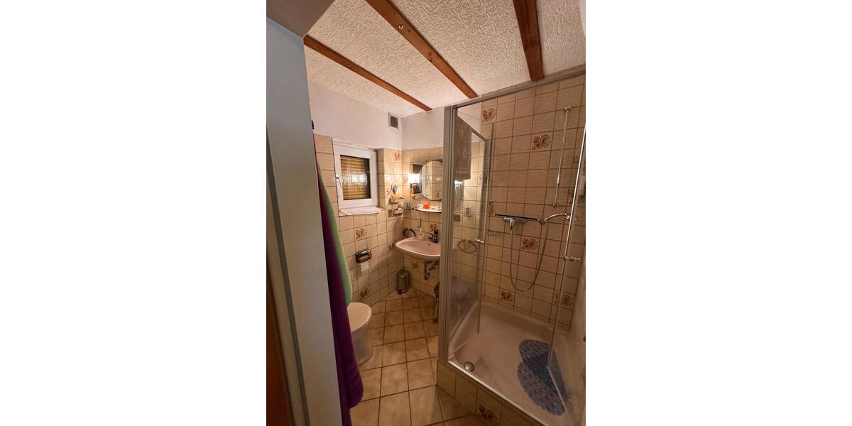 Doppelhaushälfte Sontra - 8 Zimmer, 173 m&sup2;, 110.000&euro; | Angebot:26357357