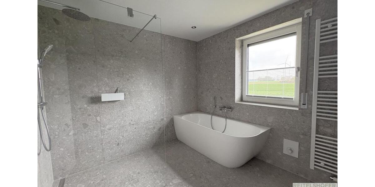 Erdgeschoßwohnung Ansbach - 4 Zimmer, 130 m&sup2;, 1.200&euro; | Angebot:26178645