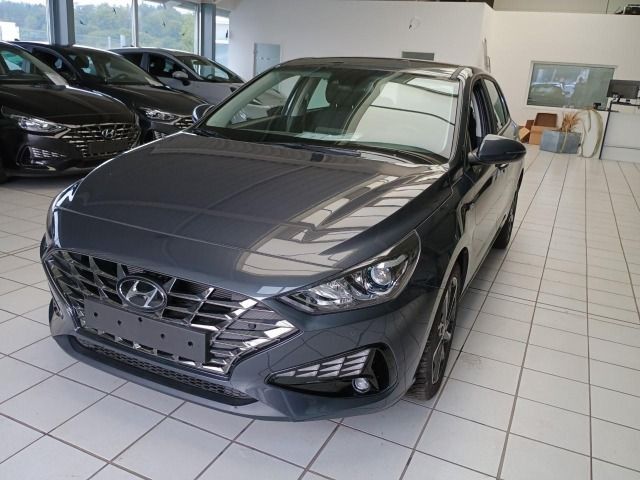 i30