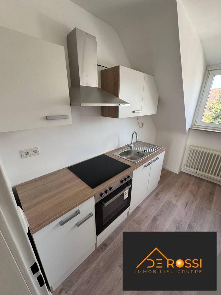 ERSTBEZUG NACH RENOVIERUNG - 3 Zimmerwohnung MIT EINBAUKÜCHE