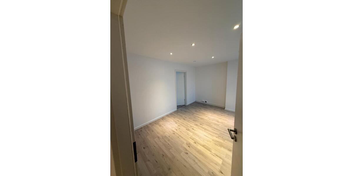Dachgeschoßwohnung Augsburg Haunstetten-Siebenbrunn - 3 Zimmer, 67 m&sup2;, 1.300&euro; | Angebot:24847294