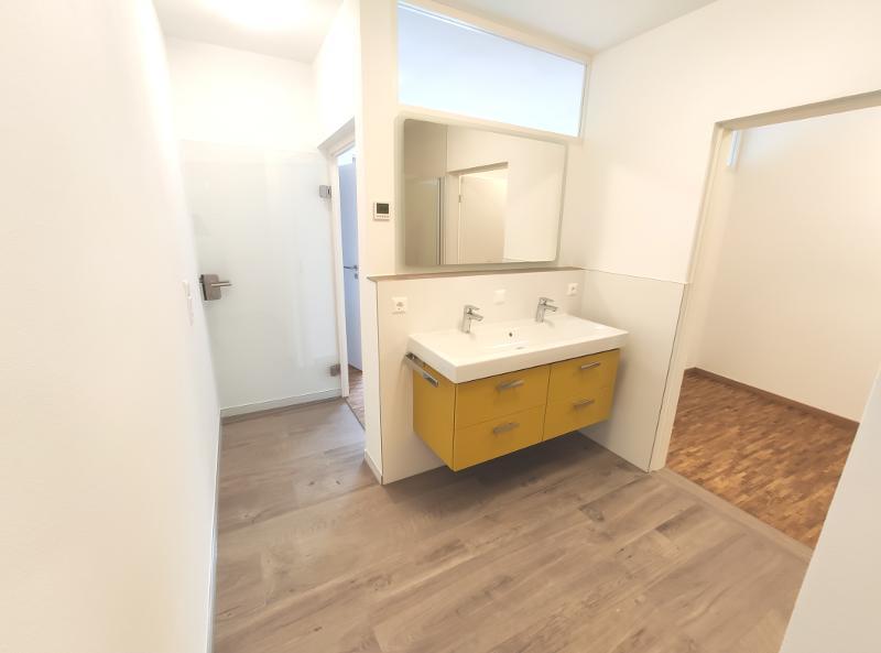 ERSTBEZUG nach Sanierung - Einfamilienhaus mit großer Terrasse und Garage 6 zimmer