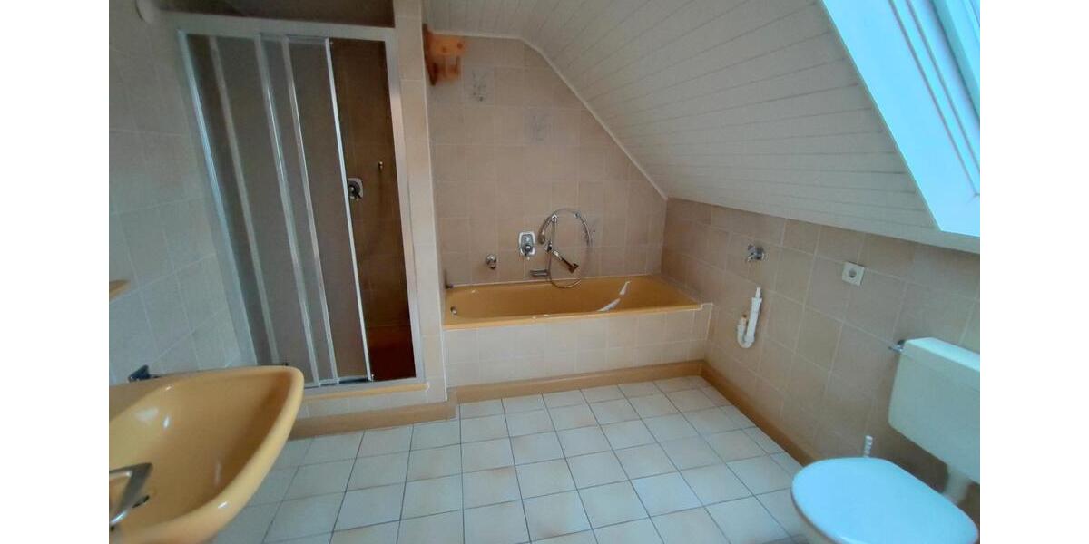 Etagenwohnung Werneck - 3 Zimmer, 65 m&sup2;, 400&euro; | Angebot:26056588