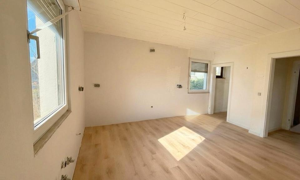 Einfamilienhaus Sinn - 6 Zimmer, 169 m&sup2;, 1.250&euro; | Angebot:25329094