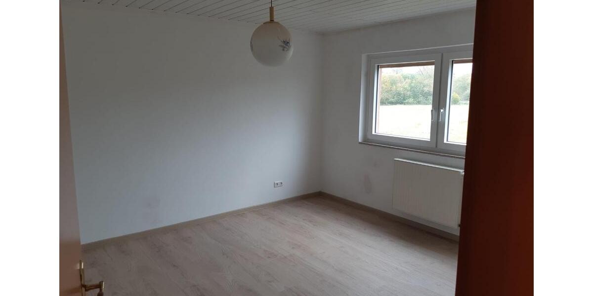 Erdgeschoßwohnung Mücke - 4 Zimmer, 98 m&sup2;, 700&euro; | Angebot:26412899