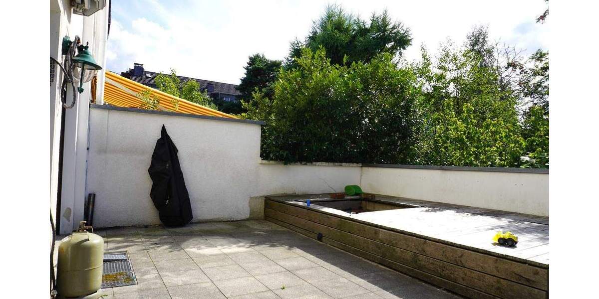 Sonne bis zum Abend auf der Terrasse - viel Platz zum Leben & neue Hybridheizung in Lev. - Opladen! 5 zimmer