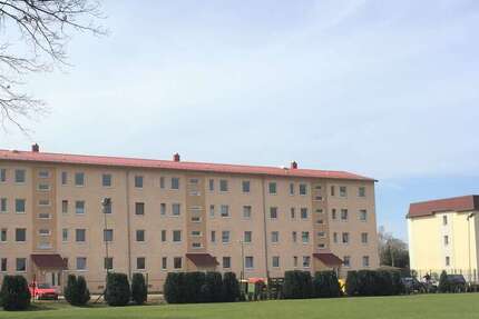 Kapitalanlage mit Potenzial: Vermietetes Mehrfamilienhaus mit 24 Einheiten in Annaburg zimmer