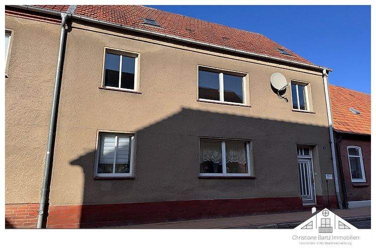 Mehrfamilienhaus, Wohnhaus Warin - 8 Zimmer, 134 m&sup2;, 104.750&euro; | Angebot:25747417