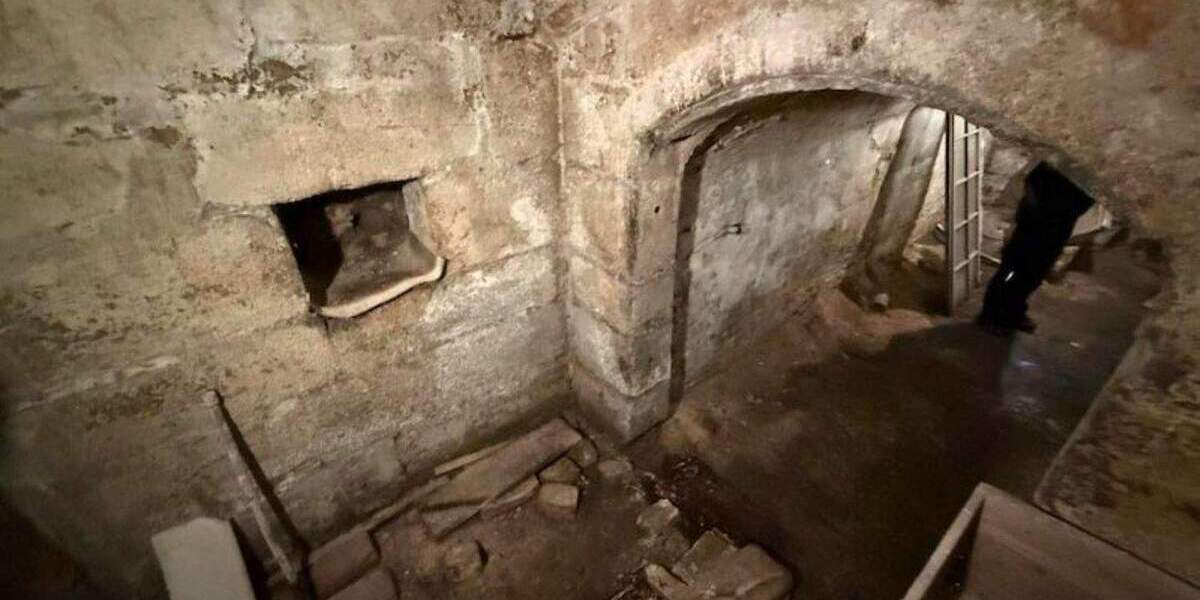 Mehrfamilienhaus, Wohnhaus Altdorf bei Nürnberg Altdorf - 6 Zimmer, 150 m&sup2;, 225.000&euro; | Angebot:25357572