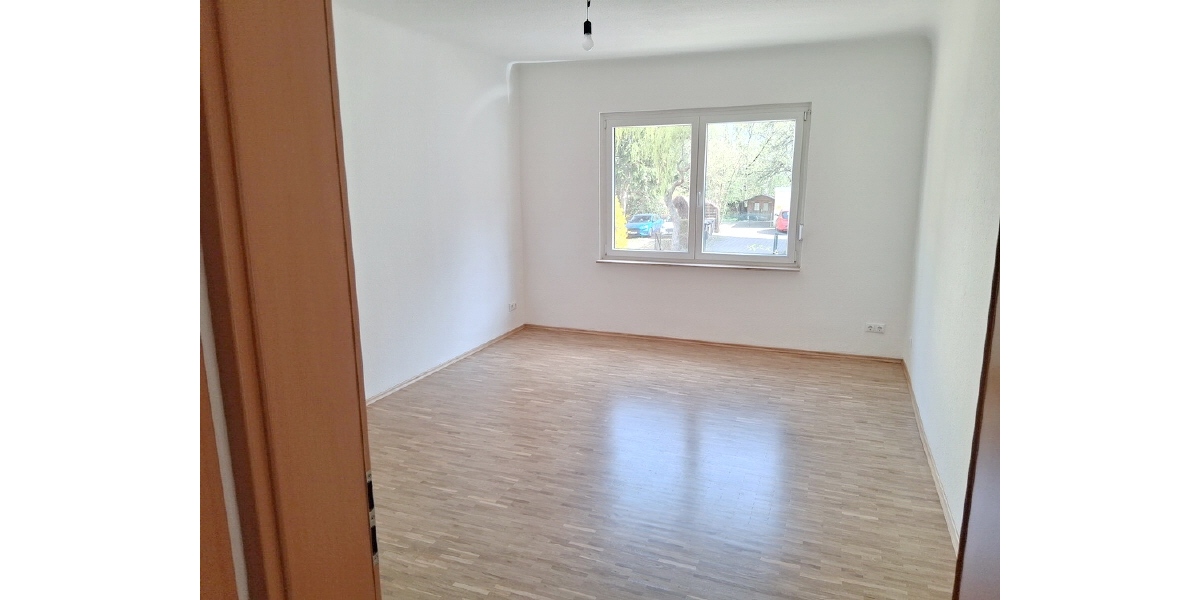 Gemütliche 3-Raum-Wohnung mit Balkon in kleinem Mehrfamilienhaus - Erdgeschoßwohnung Gotha | Angebot:26376884