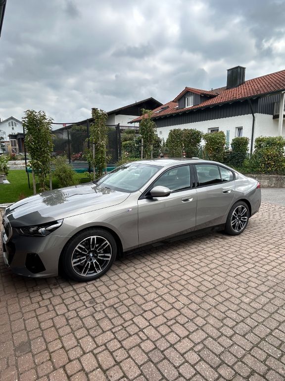 BMW 520 16.500 km 49.200 € Simbach 94436