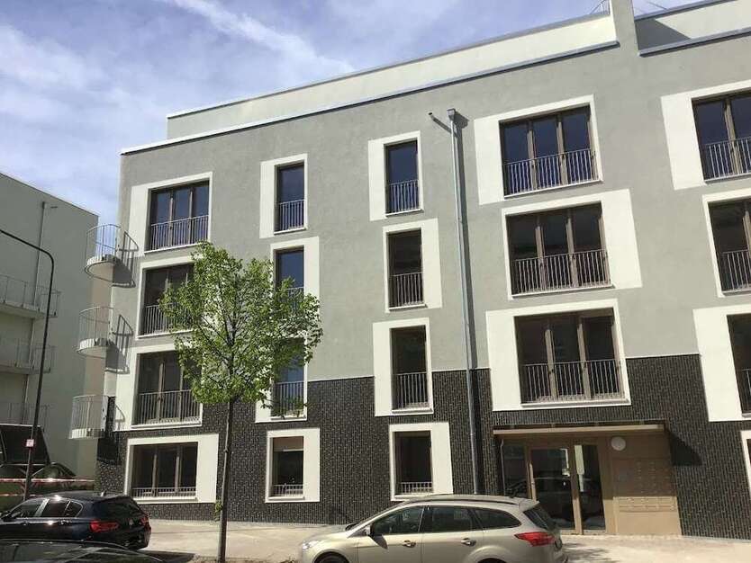 Wohnung zum Mieten in Frankfurt am Main 2.051,84 € 146.56 m²