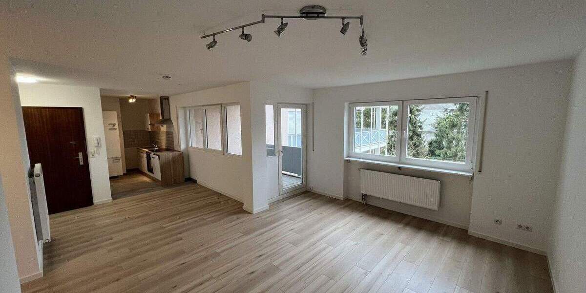 Frisch renovierte & bezugsfertige 1,5-Zimmer-Wohnung - barrierefrei, Südbalkon & Tiefgarage 1 zimmer