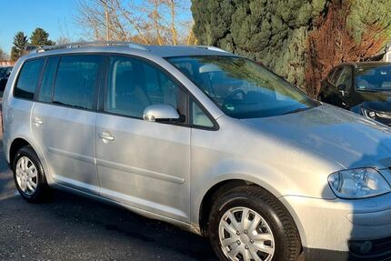 VW Touran 262.000 km 2.990 &euro; Berlin 13127