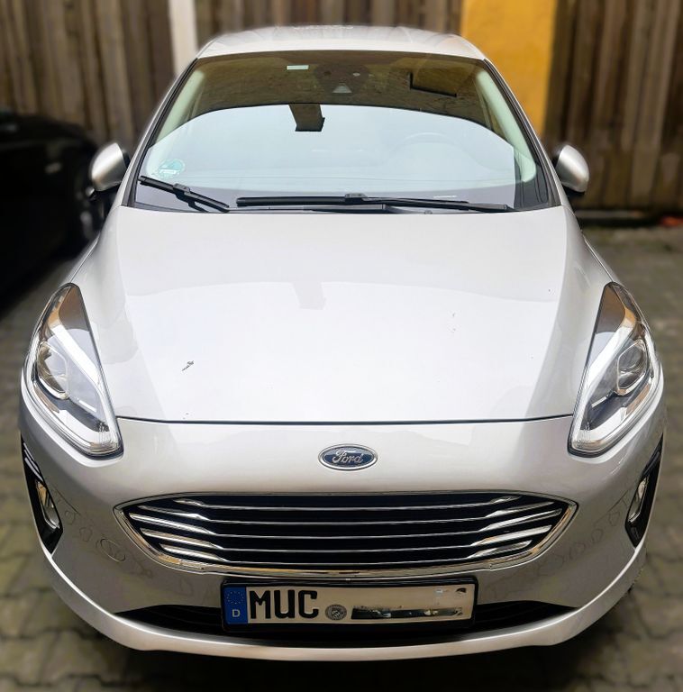 Ford Fiesta 102.000 km 11.500 € München 80335