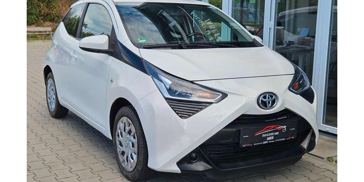 Toyota Aygo (X) 65.000 km 8.800 &euro; Endingen am Kaiserstuhl 79346