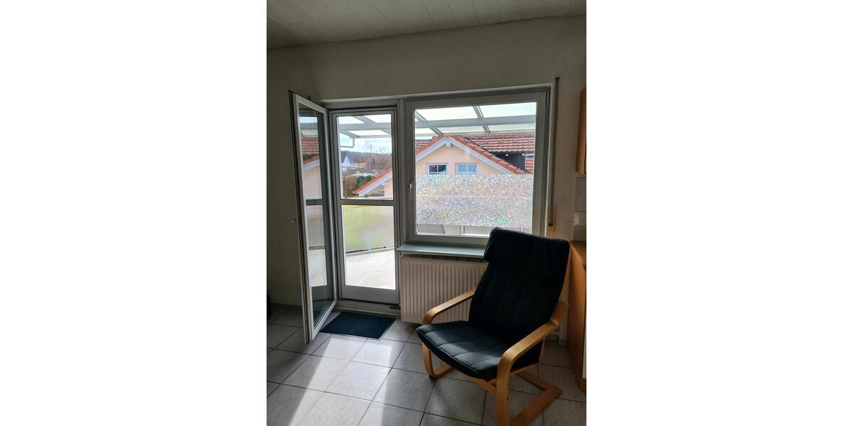 Möblierte großzügige 3 Zimmer Dachgeschosswohnung mit Balkon 3 zimmer