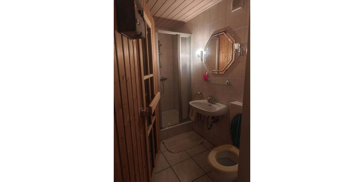 Erdgeschoßwohnung Wolfsburg Ehmen - 7 Zimmer, 200 m&sup2;, 1.150&euro; | Angebot:26154415
